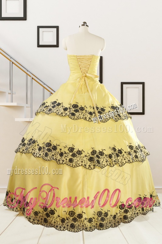 Pretty Ball Gown Appliques Quinceanera Dress for 2016