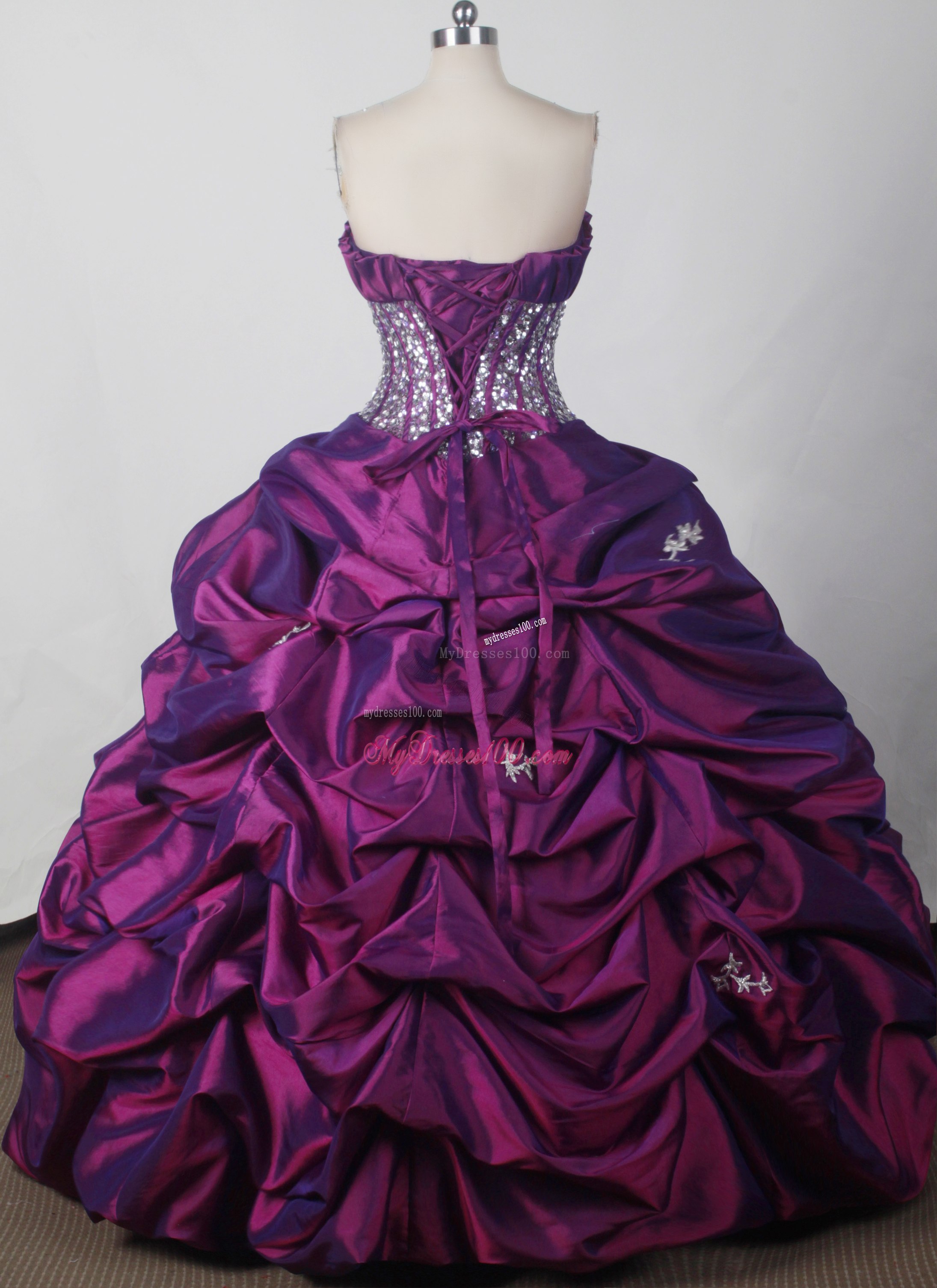 Jacket Pick-ups and Sequins Decorate Purple Dresses 16