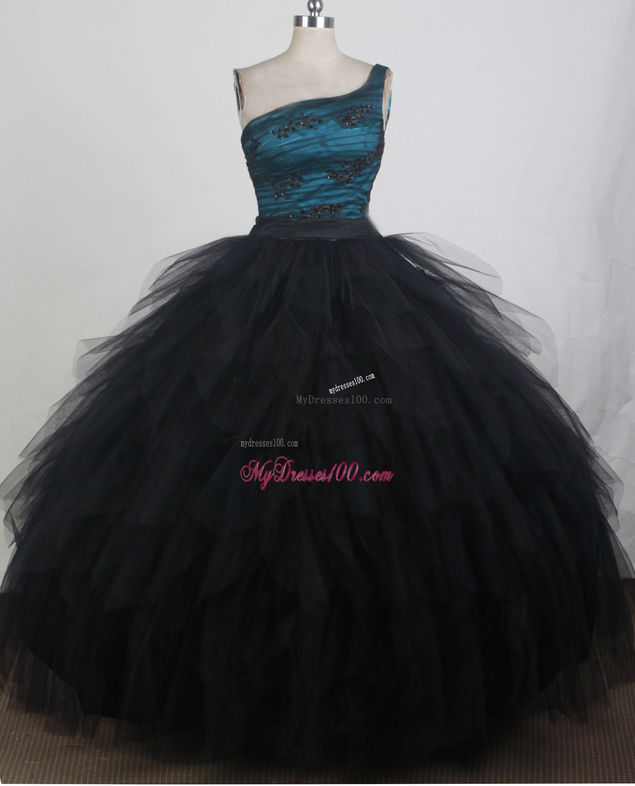 Single Shoulder Layered Black Tulle Dress for Quinceanera