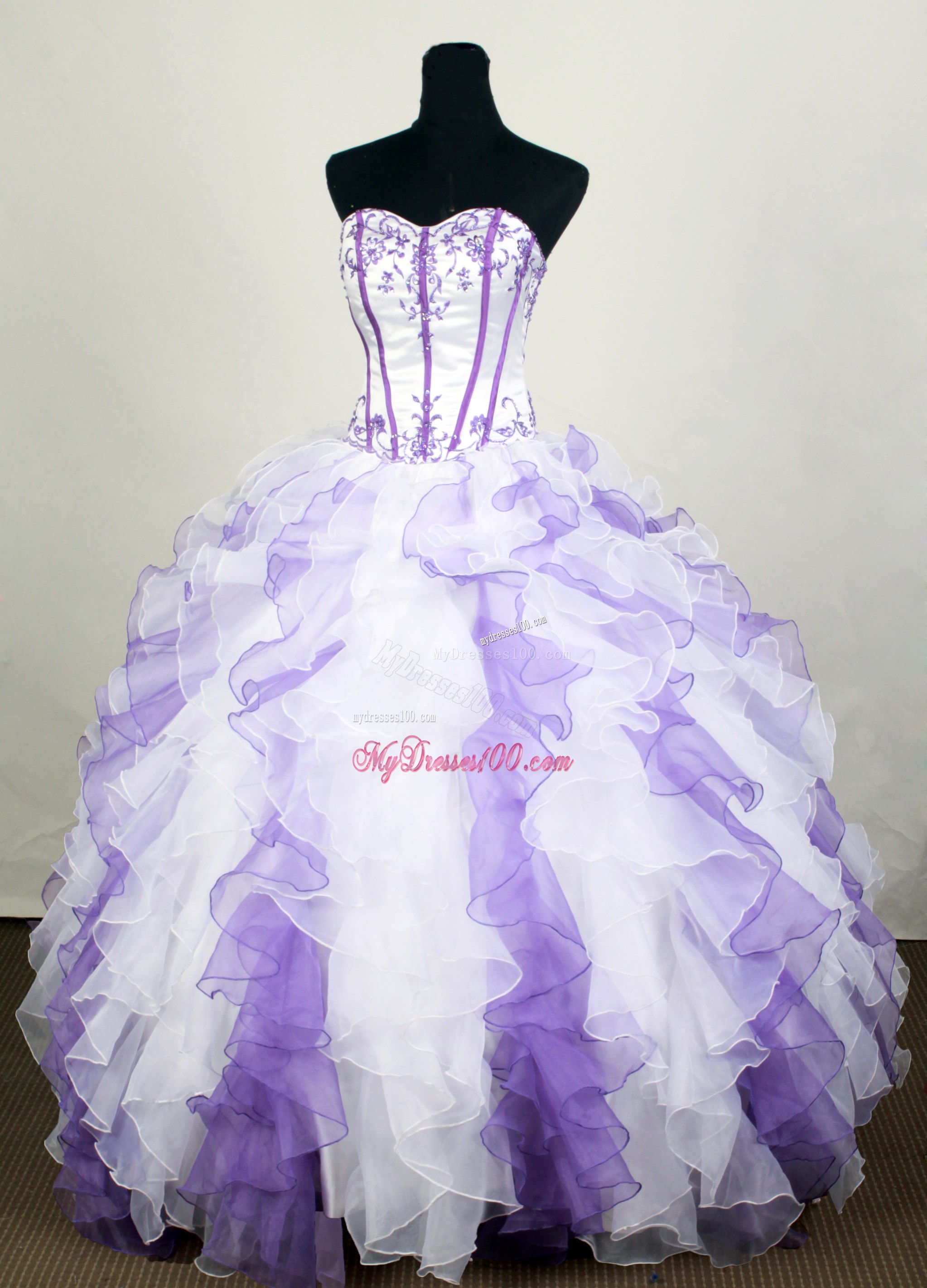 Sweetheart Ruffled Layers Sweet sixteen dresses Decorated by Beaded Embroidery