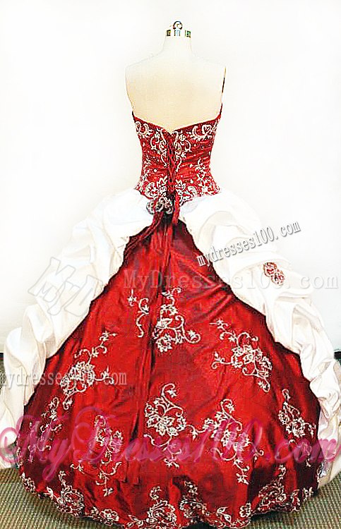Modest Slit Pick-ups Sweet 16 Dresses Decorated by Floral Embroideries