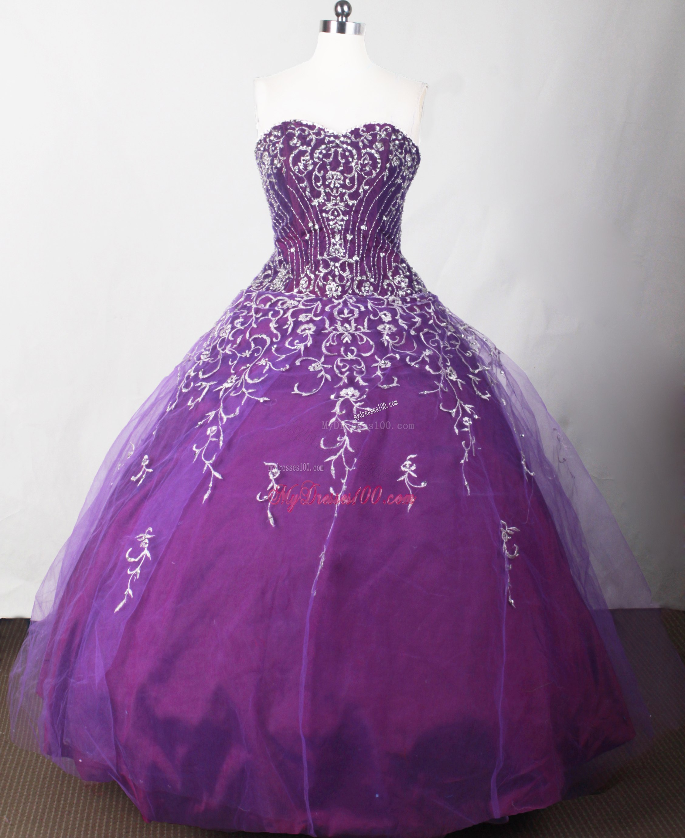 Purple Puffy Ball Gown Quince Dresses with Pretty Embroidery