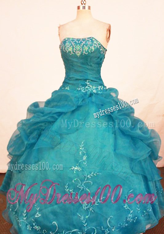 Ruching and Pick-ups Sweet 16 Dresses with Slit and Beaded Embroideries