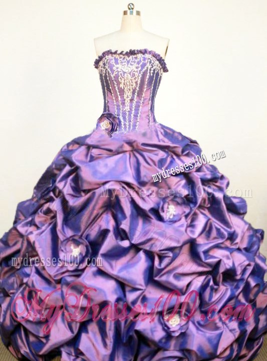 Appliques Pick-ups and Handle Flowers Sweet 15 Dresses with Ruffled Neckline