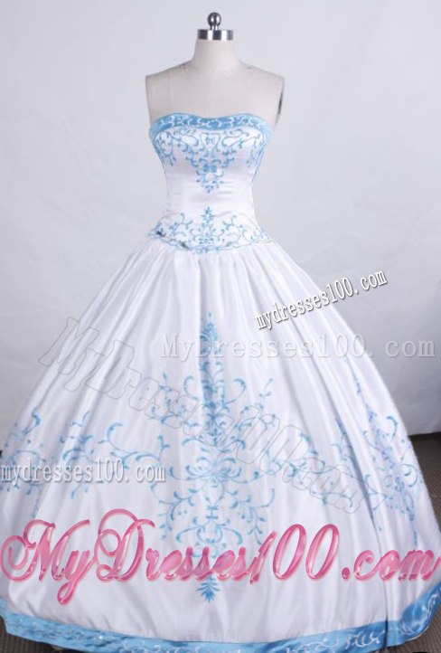 White Bodice Sweet 15 Dresses Shiny with the Beaded and Huge Blue Embroideries