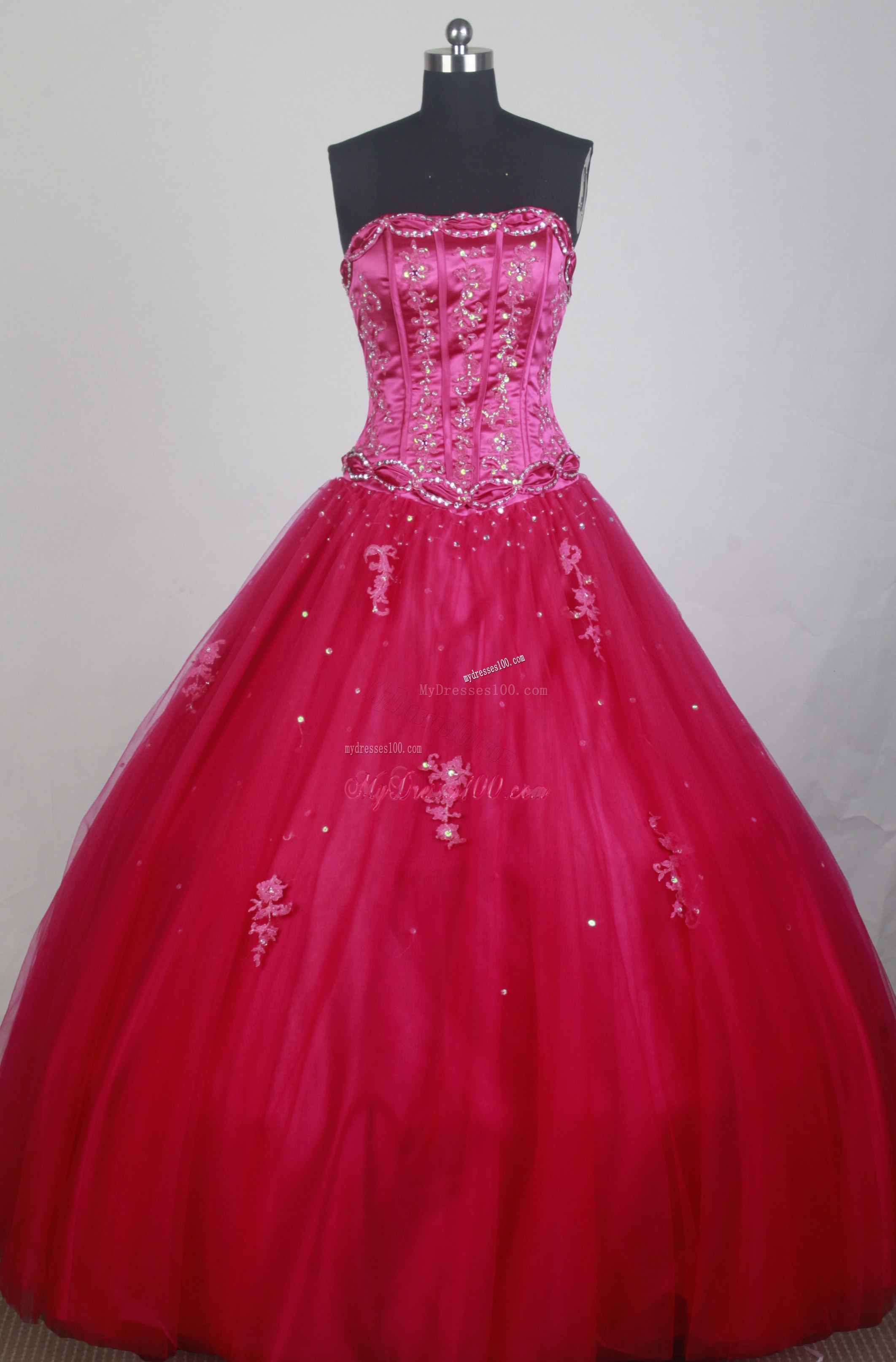 Fashinable Appliqued Coral Red Sweet 16 Quinceanera Dresses