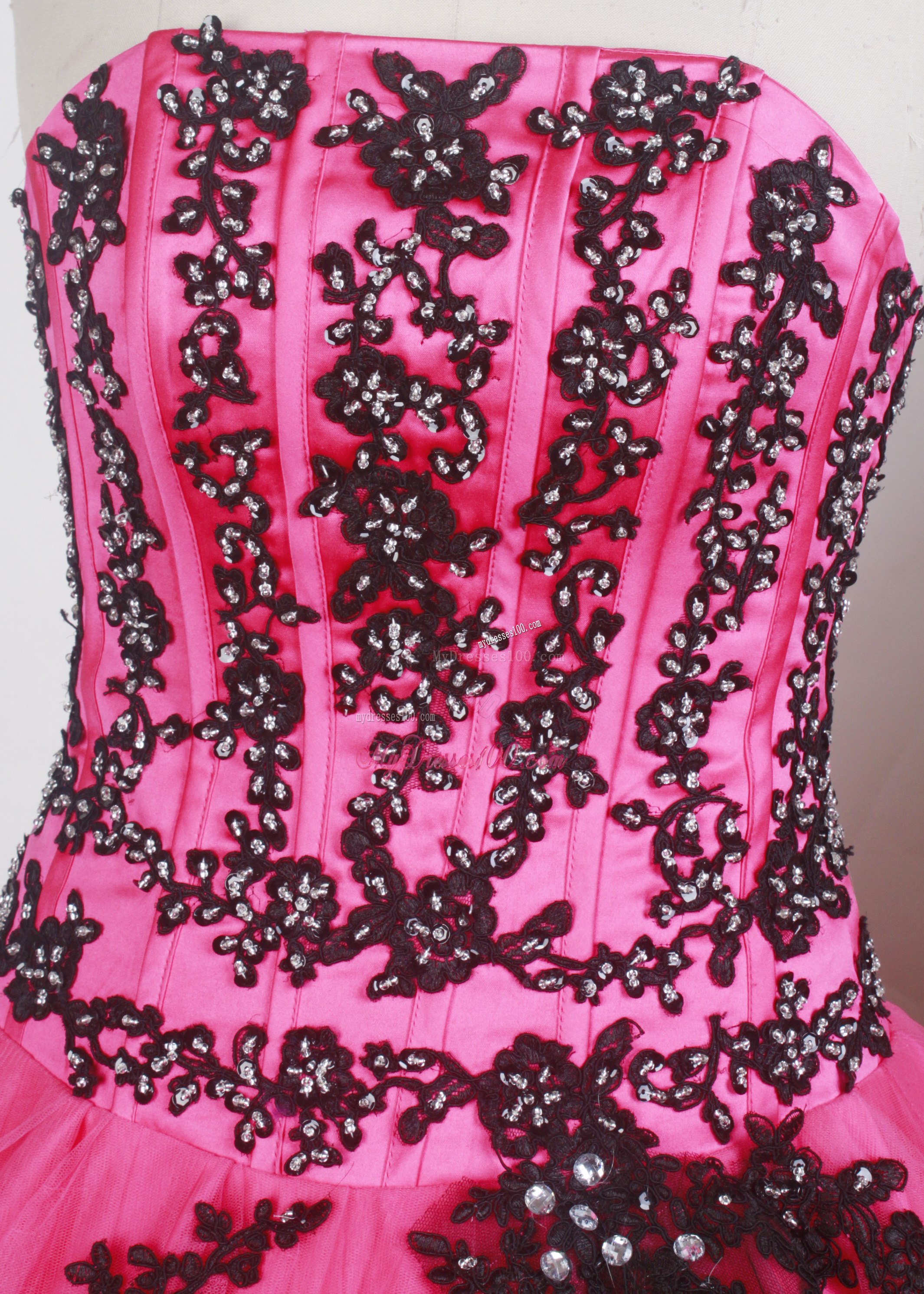 Fashionable Appliques Decorated Sweet 15 Dresses with Slit and Lace Edge