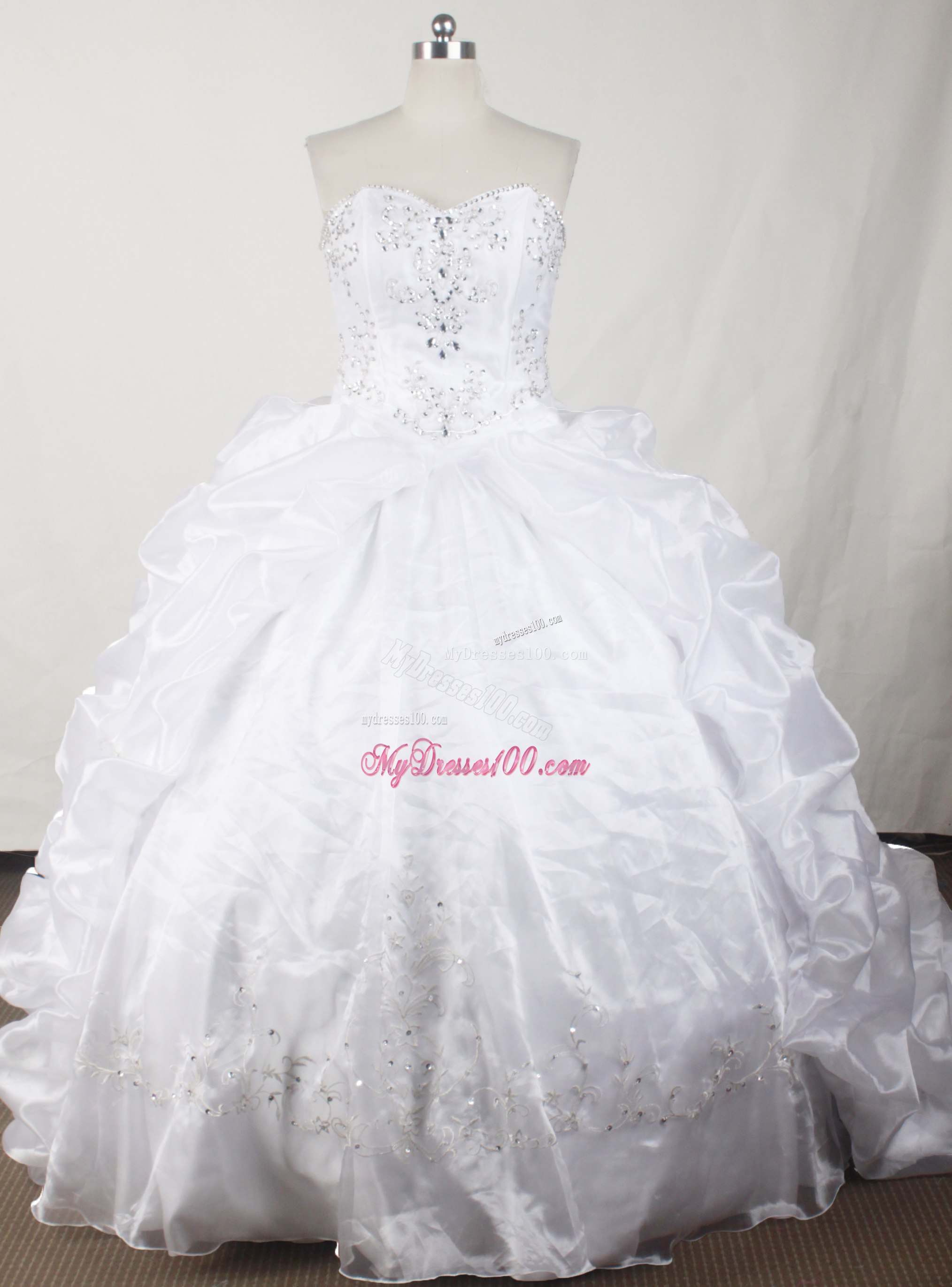 White Puffy Taffeta Quince Dresses Decorated with Rhinestone