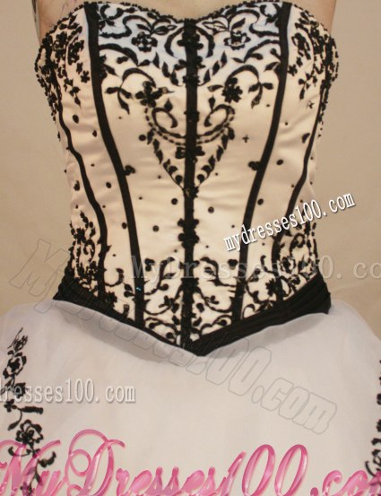 Corset Back Appliques White and Black Quinceanera Dresses in Fashion