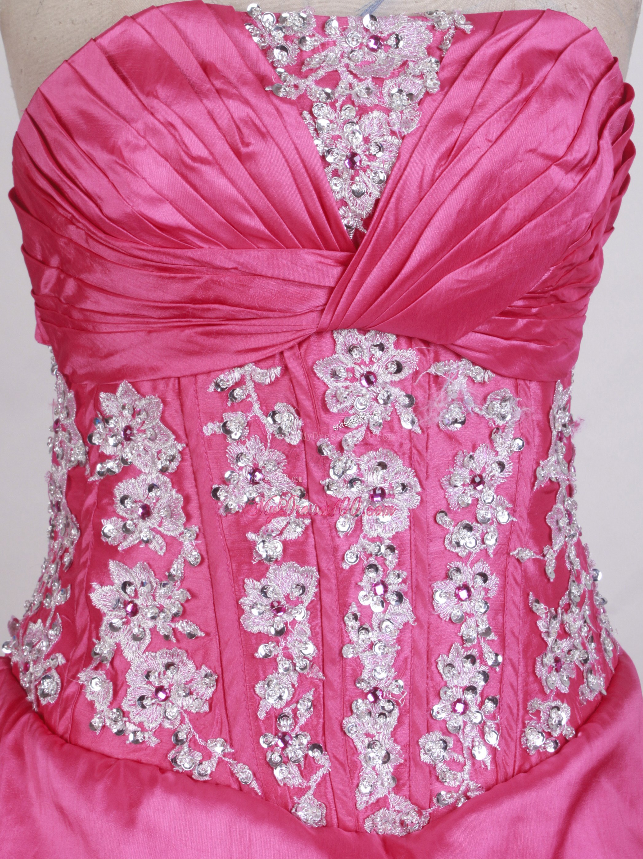 Ruching and Diamonds Decorated Dress for Quince with White Appliques