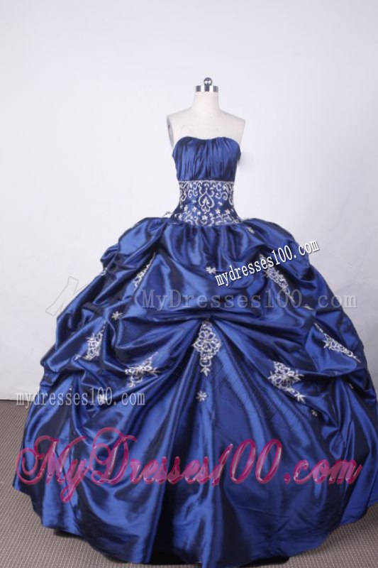 Ruching Pick-ups and Appliques Decorated Quinceanera Dress For Quince
