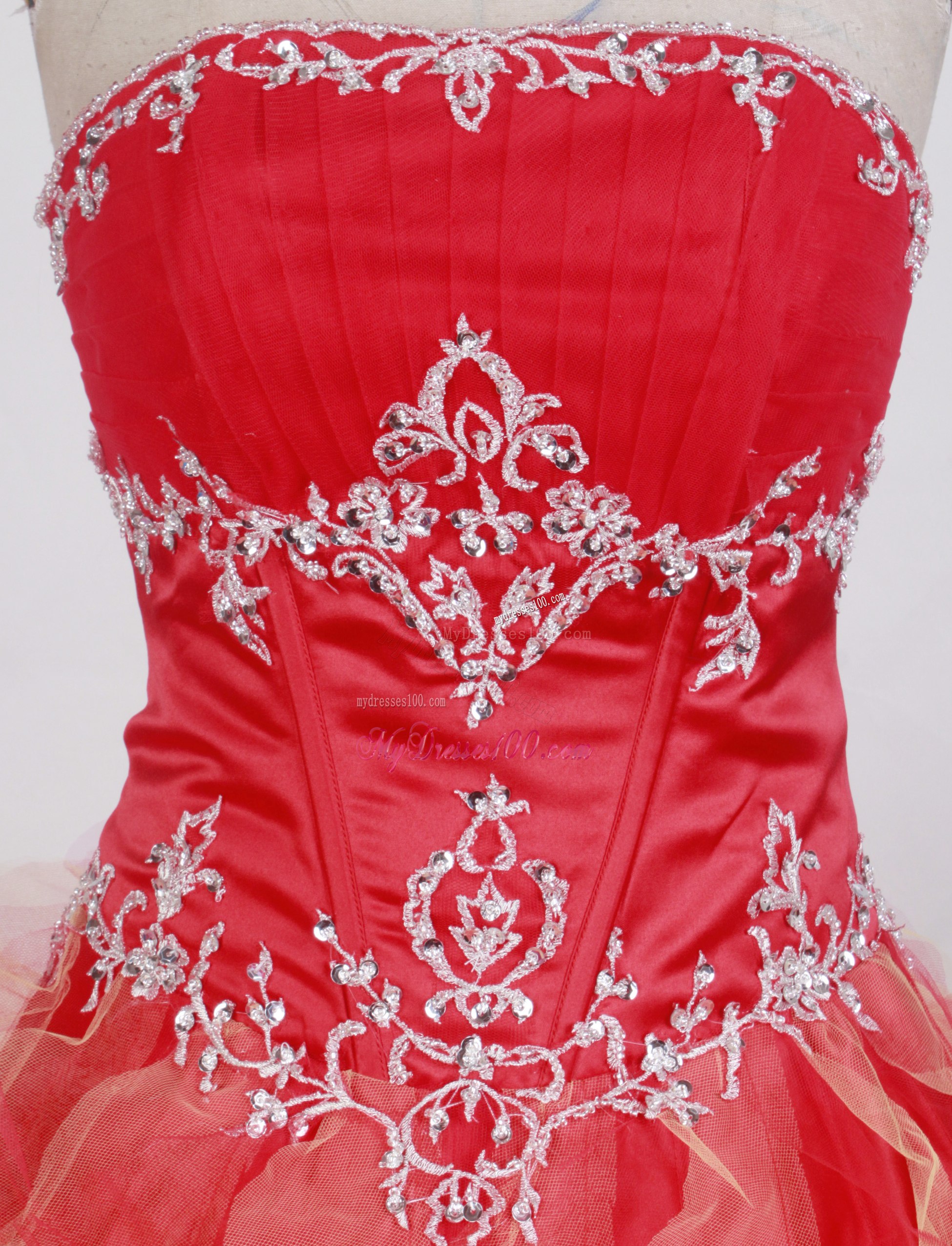 Strapless Ruffles Sweet 15 Dresses Decorated by Appliques with Beadings