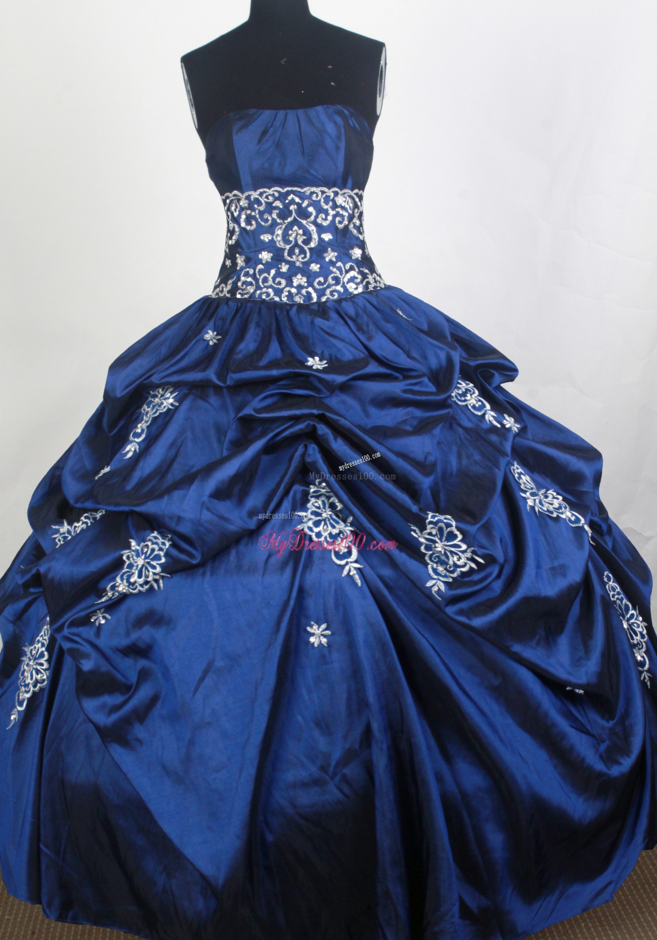 Perfect Pick-ups Sweet 15 Dresses with White Appliqued Waist