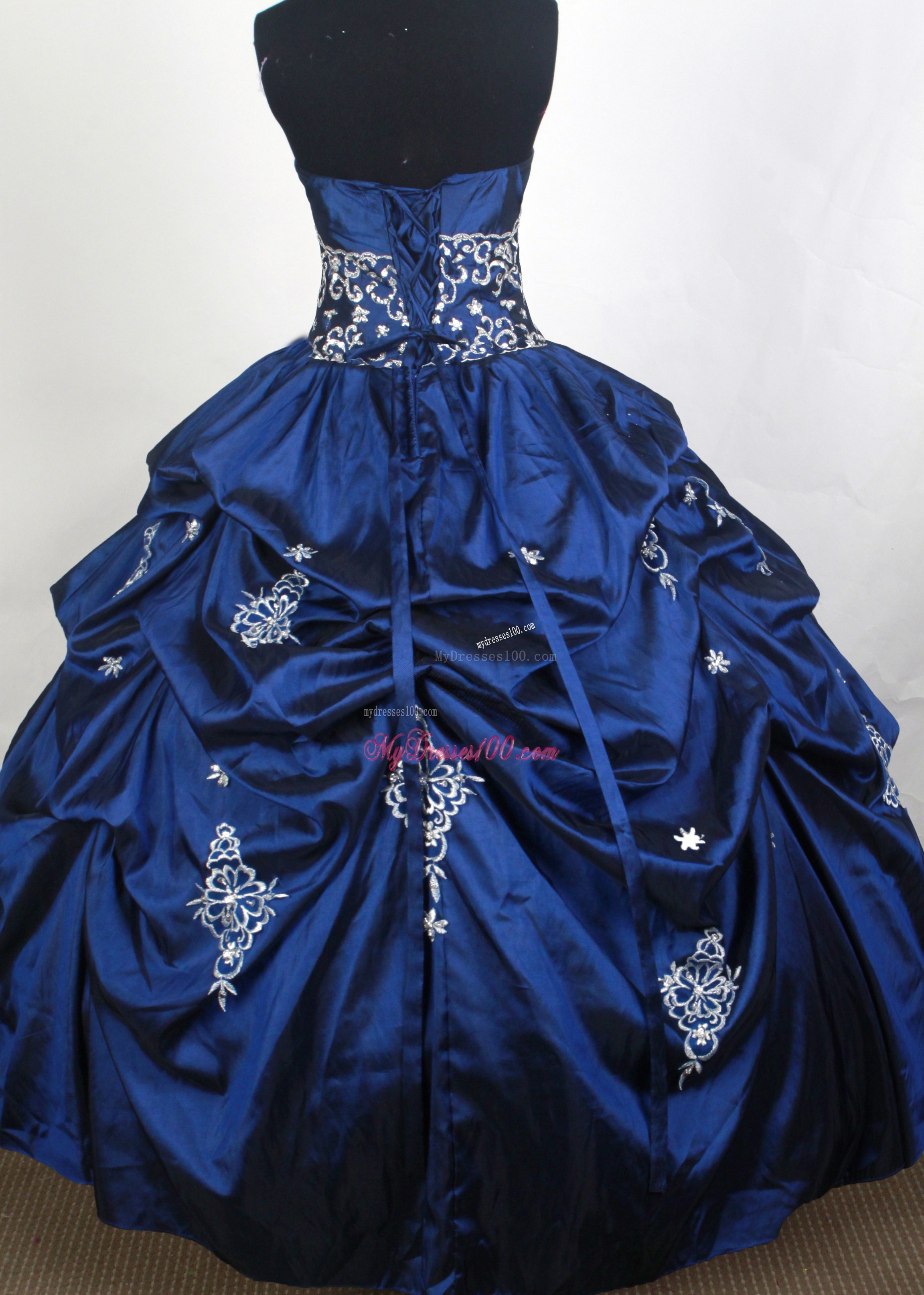 Perfect Pick-ups Sweet 15 Dresses with White Appliqued Waist