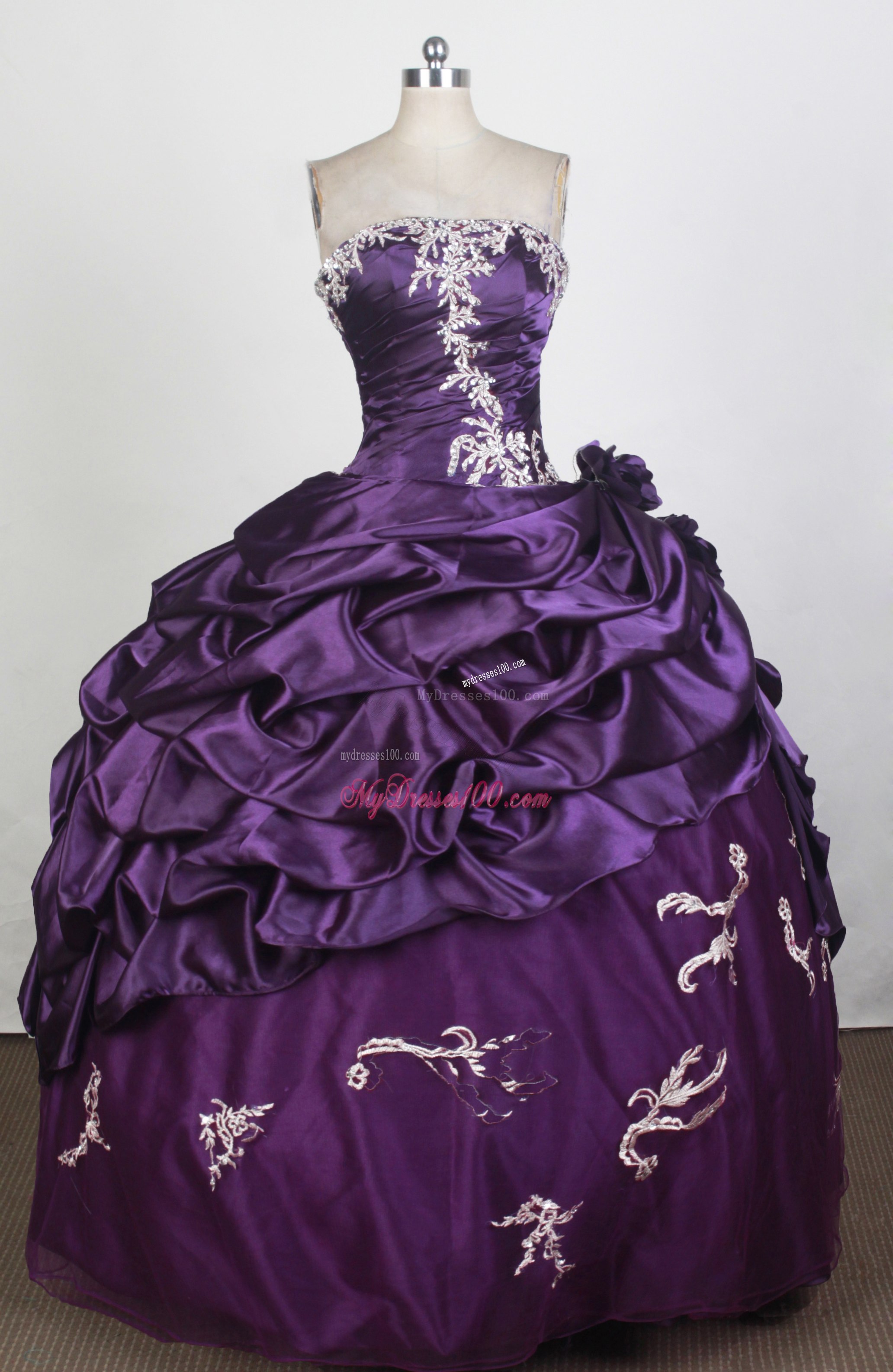 Hand Made Flowers Pick-ups Sweet 15 Dresses in Purple with White Appliques