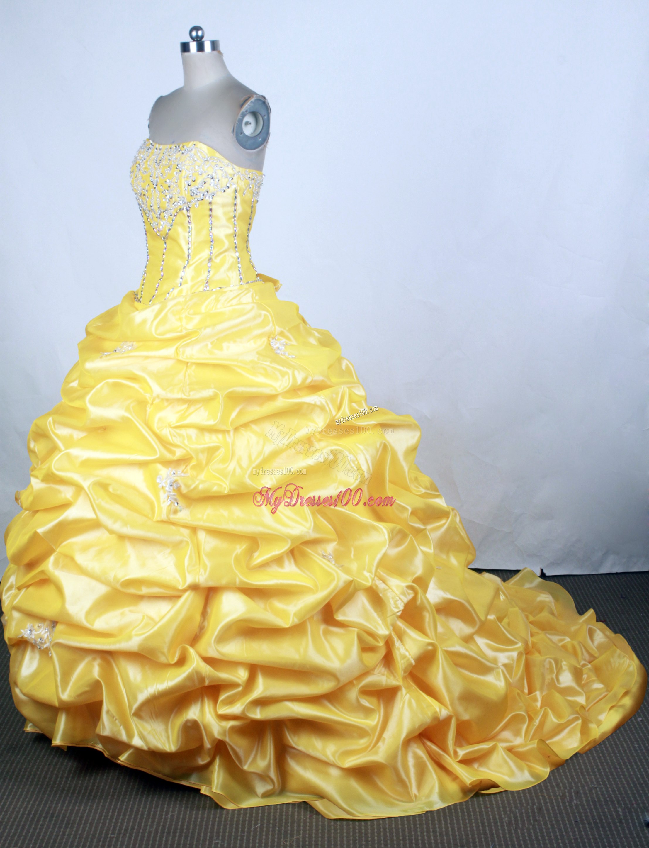 Yellow Beading and Appliques Sweet 16 Dresses with Court Train