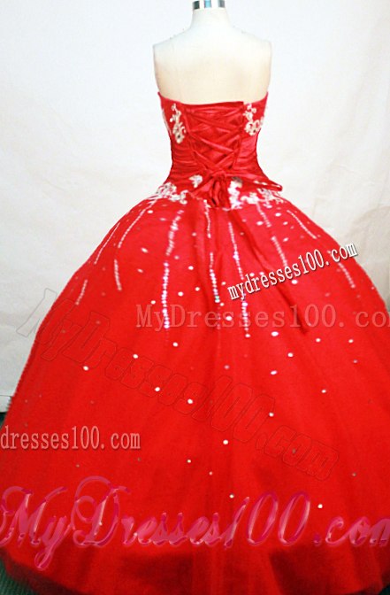 Red Puffy Quinceanera Dresses Decorated with White Appliques and Ruched Sash