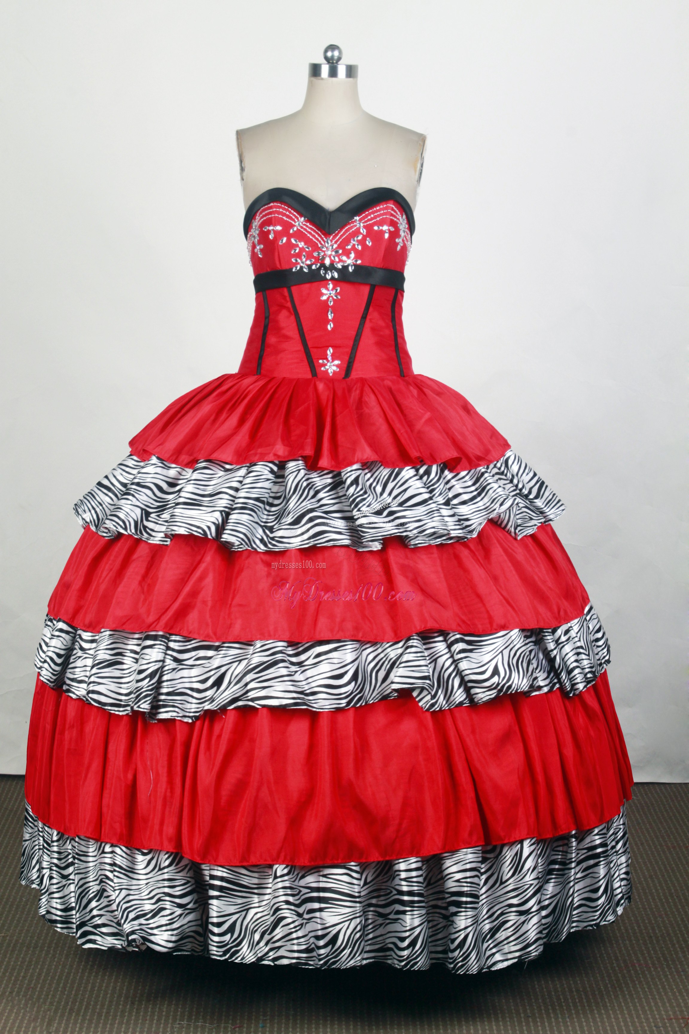 Tiers Sweetheart Ball Gown Sweet 15 Dresses with Zabra and Diamonds