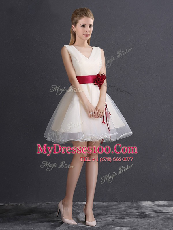 Pretty Mini Length Lace Up Bridesmaid Dresses Champagne for Prom and Party and Wedding Party with Hand Made Flower