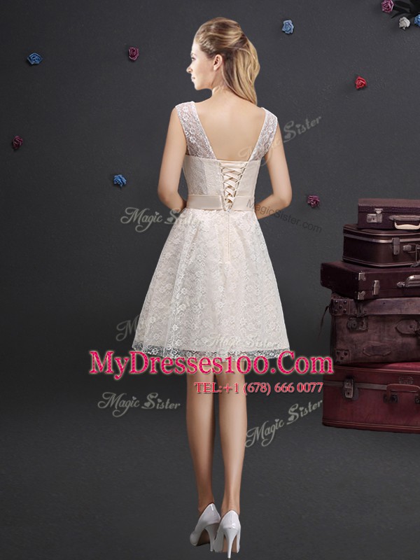 Champagne Lace Lace Up Scoop Sleeveless Knee Length Quinceanera Court Dresses Lace and Appliques