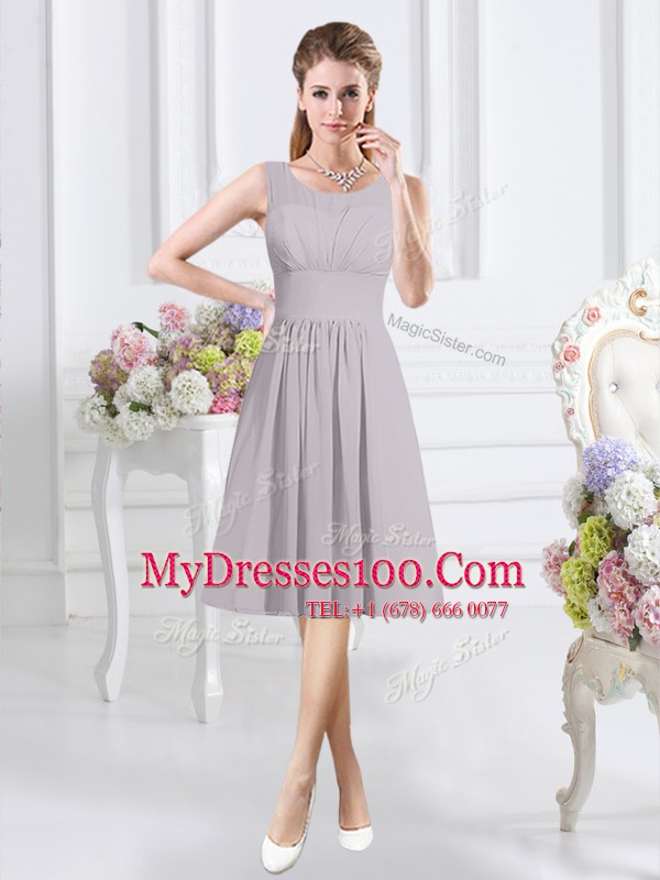 Scoop Sleeveless Chiffon Knee Length Zipper Bridesmaid Dress in Grey with Ruching
