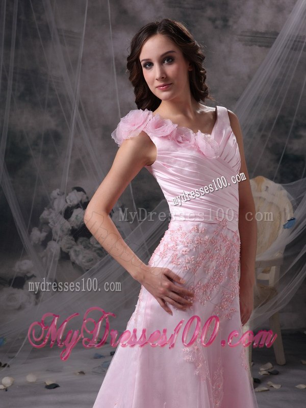 Pretty Baby Pink V-neck Celebrity Dresses with Appliques and Ruche