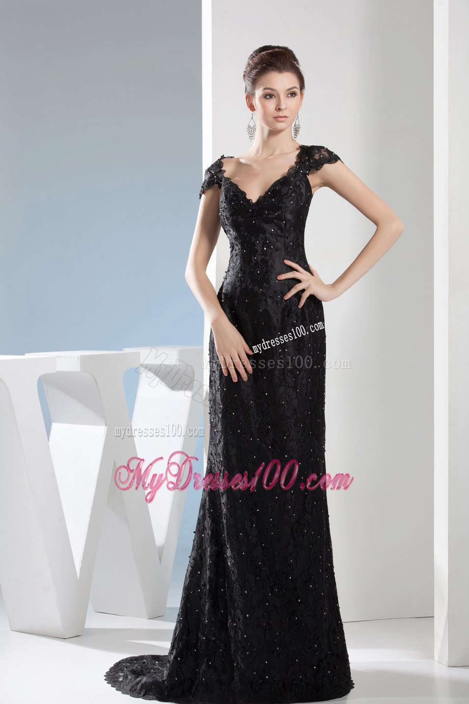 Beading Black Lace V-neck Column Celebrity Dresses with Cap Sleeves