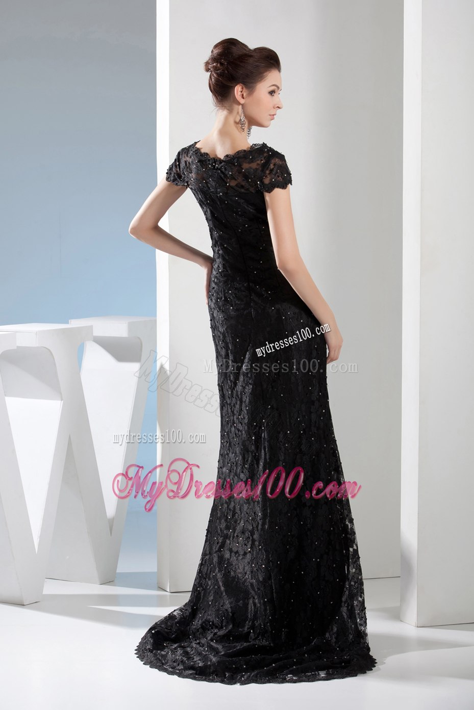 Beading Black Lace V-neck Column Celebrity Dresses with Cap Sleeves
