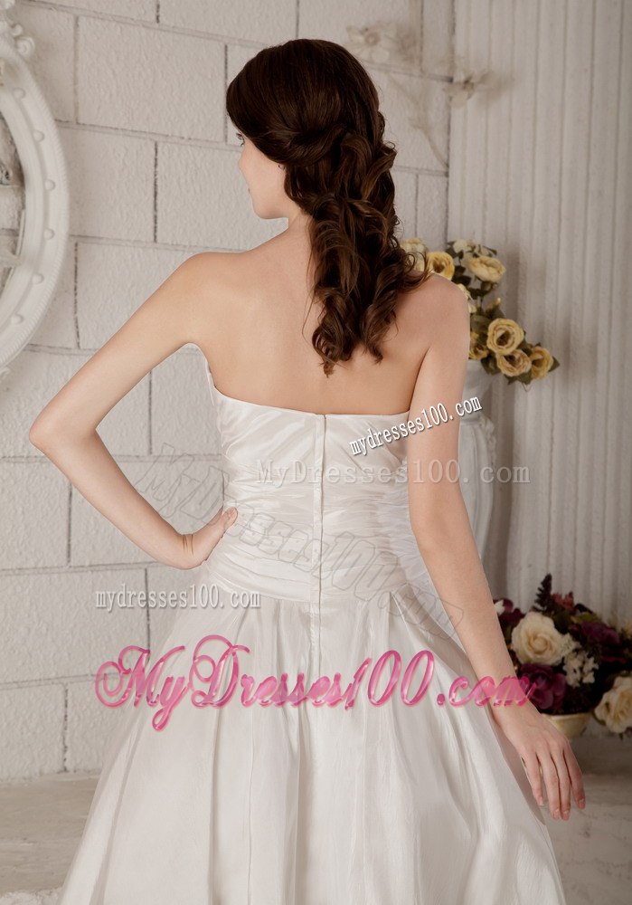 Affordable Princess Strapless Knee-length Ruching 2013 Wedding Dresses