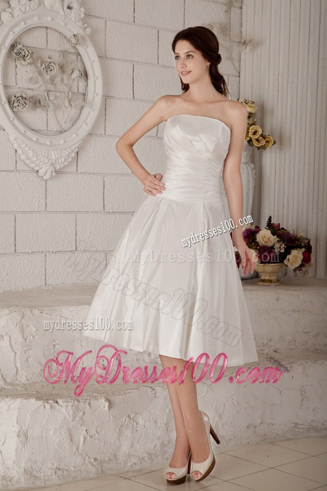 Affordable Princess Strapless Knee-length Ruching 2013 Wedding Dresses