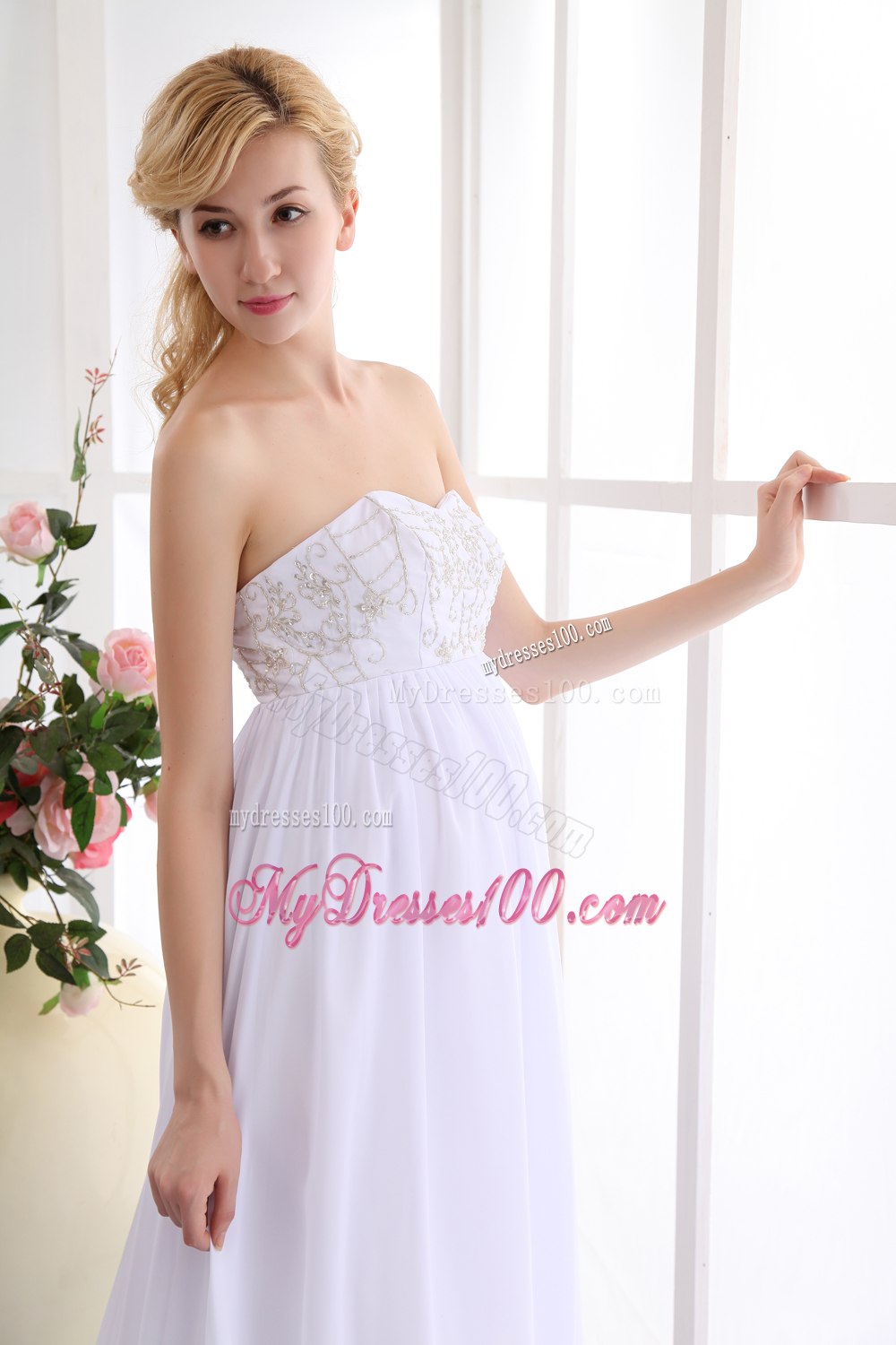 Beautiful Empire Sweetheart Chapel Train Beading Wedding Dresses