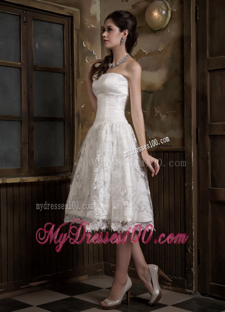 Cute Strapless Knee-length Lace Appliques 2013 Wedding Dress