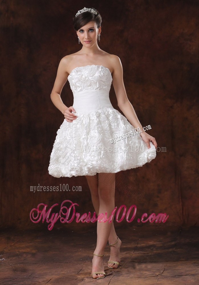 Fabric With Rolling Flower Strapless Short Beautiful Wedding Dress