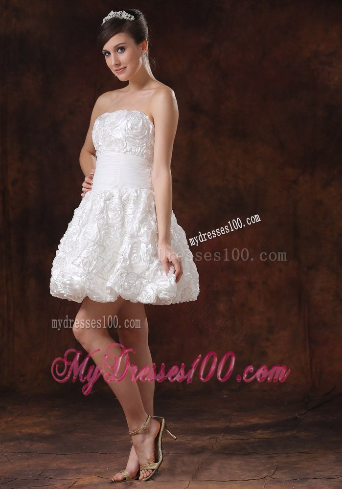 Fabric With Rolling Flower Strapless Short Beautiful Wedding Dress