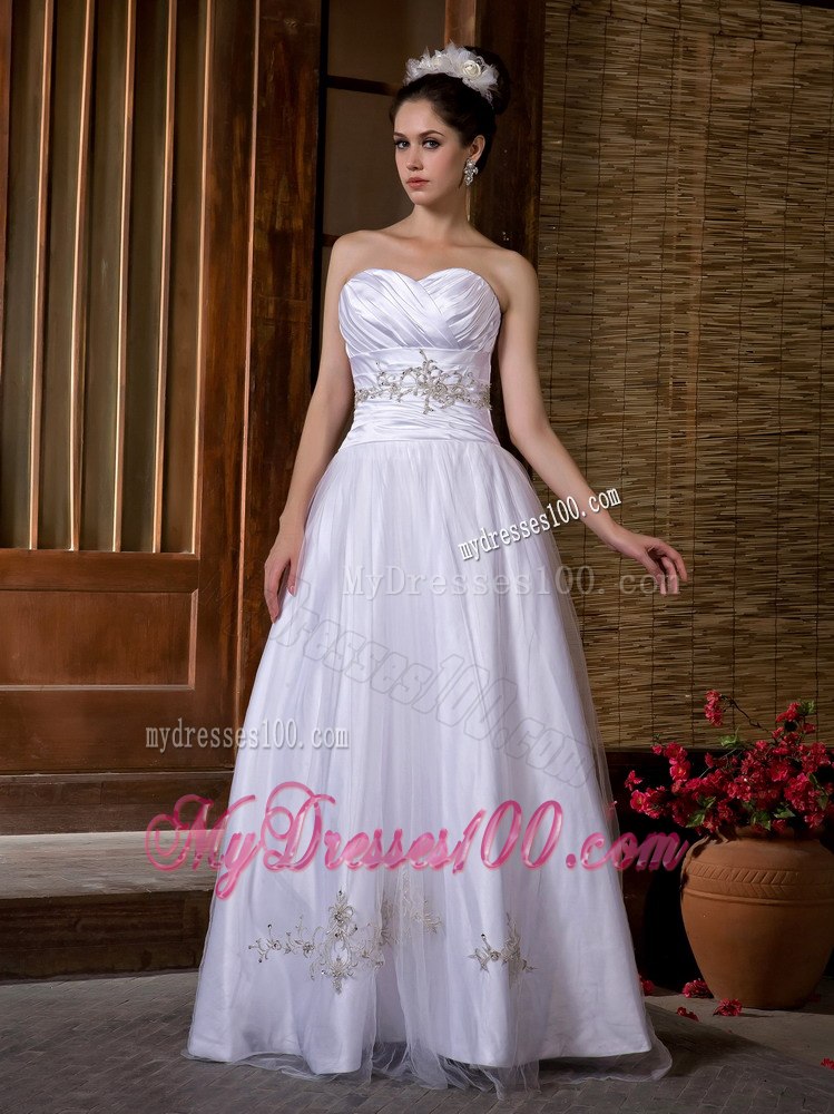 Fashionable Sweetheart Floor-length Appliques Wedding Dresses