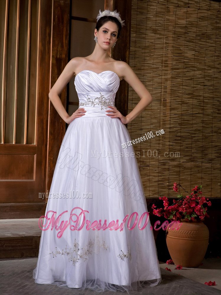 Fashionable Sweetheart Floor-length Appliques Wedding Dresses