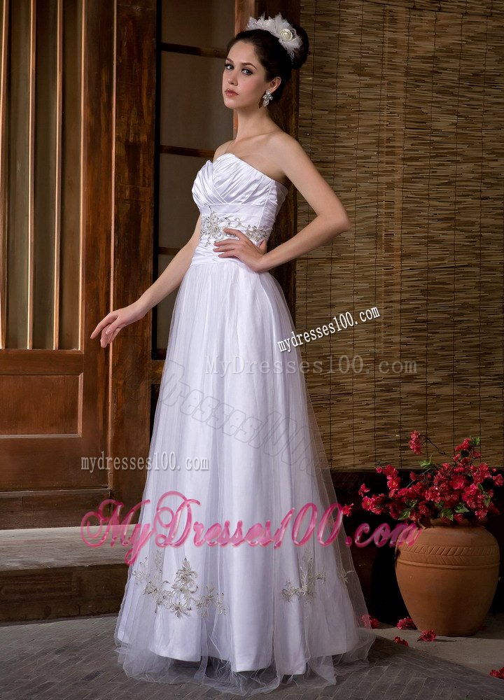 Fashionable Sweetheart Floor-length Appliques Wedding Dresses