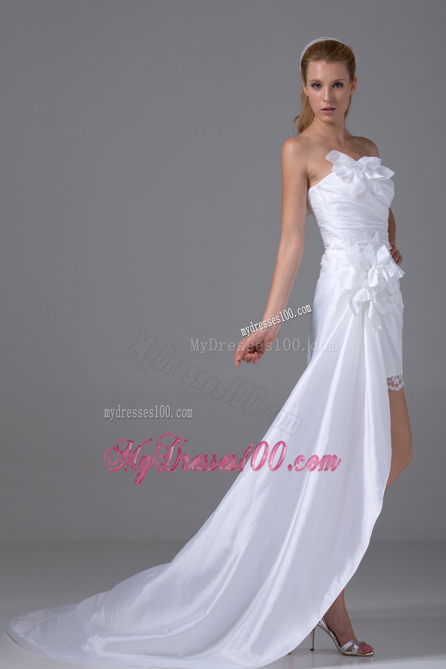 2013 High-low Strapless Hand Made Flowers Lace Wedding Dresses