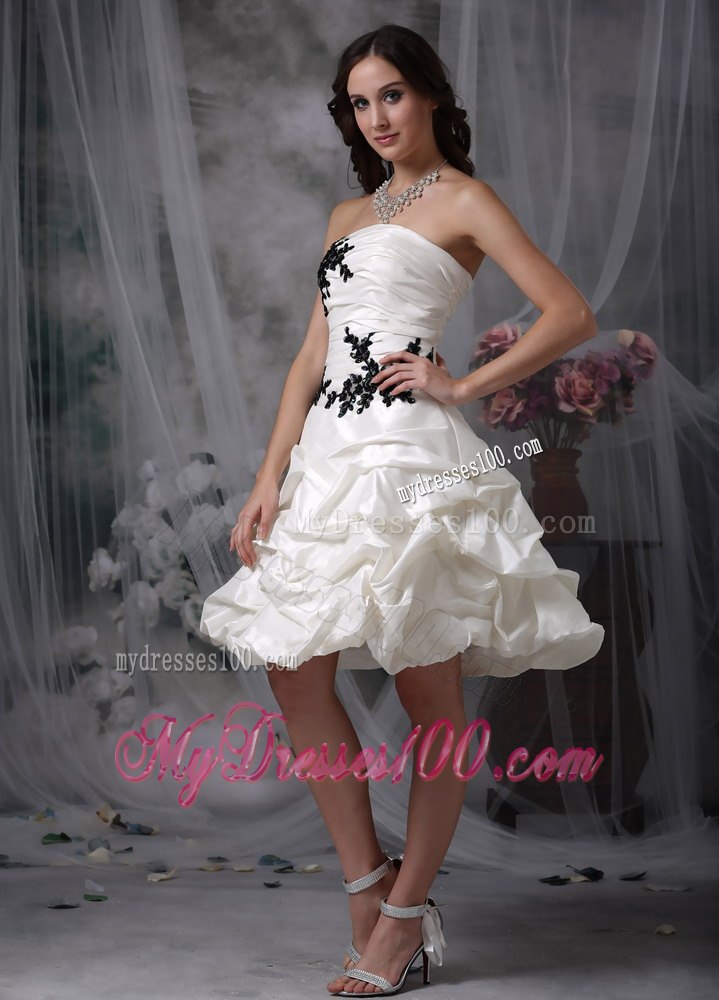Lovely Strapless Knee-length Appliques Ruched Wedding Dress