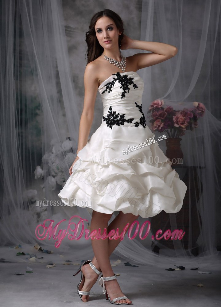 Lovely Strapless Knee-length Appliques Ruched Wedding Dress