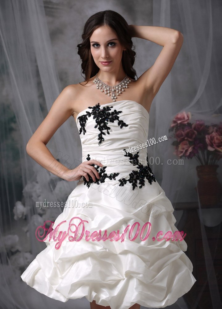Lovely Strapless Knee-length Appliques Ruched Wedding Dress