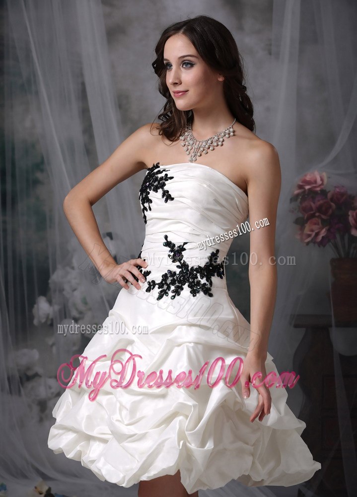 Lovely Strapless Knee-length Appliques Ruched Wedding Dress
