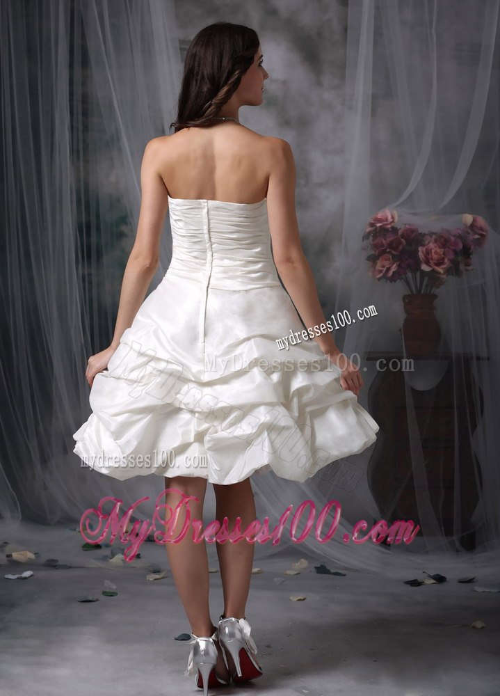 Lovely Strapless Knee-length Appliques Ruched Wedding Dress