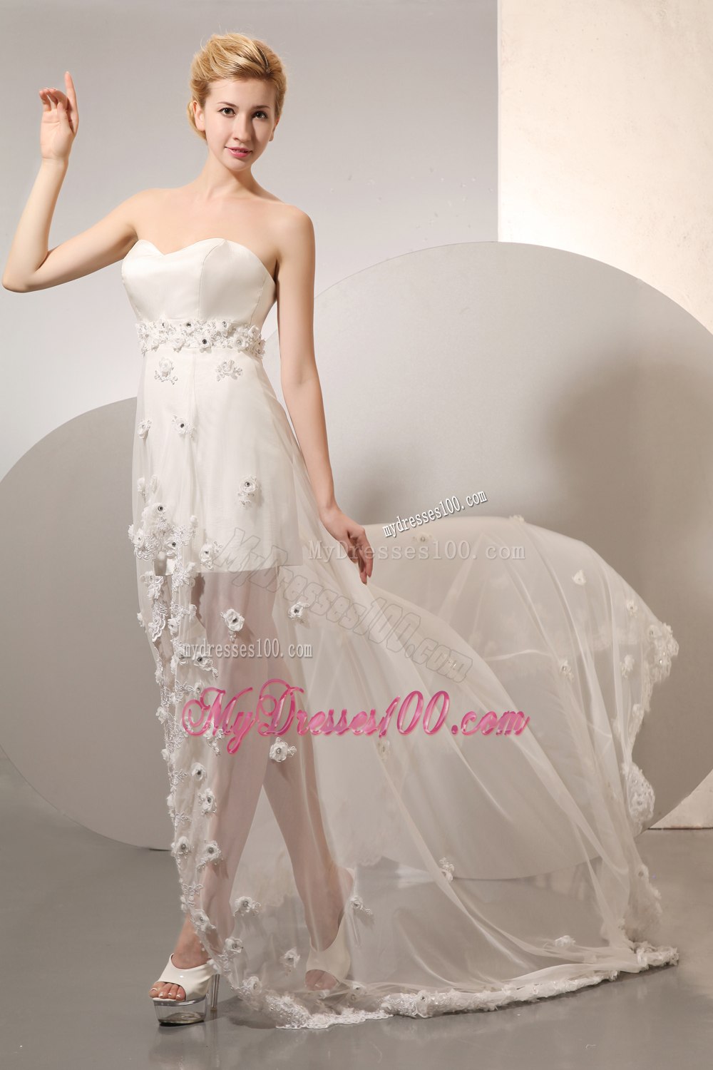 Column Sweetheart Court Train Hand Made Flower Wedding Dresses
