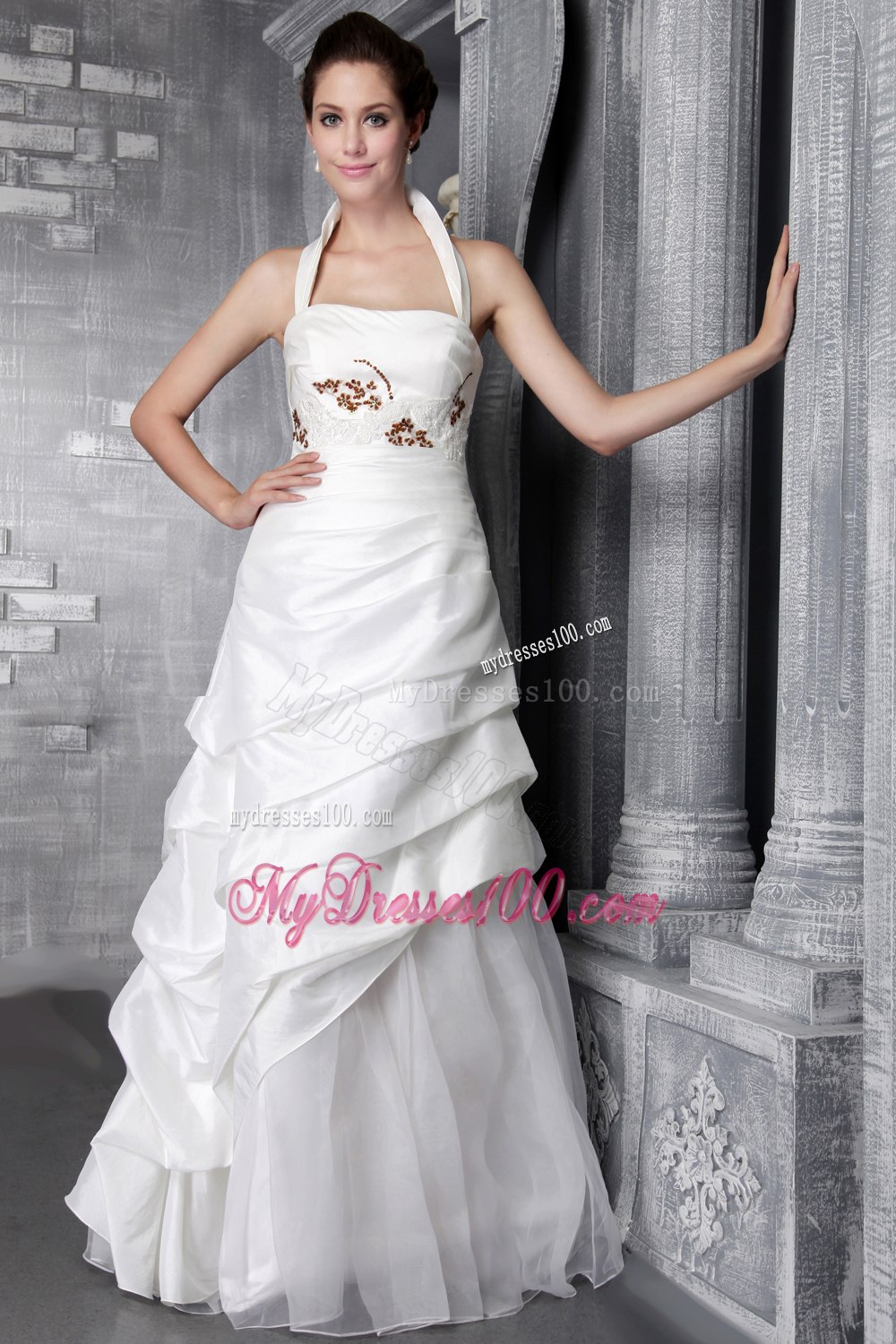Modest Princess Halter Floor-length Appliques Wedding Dress