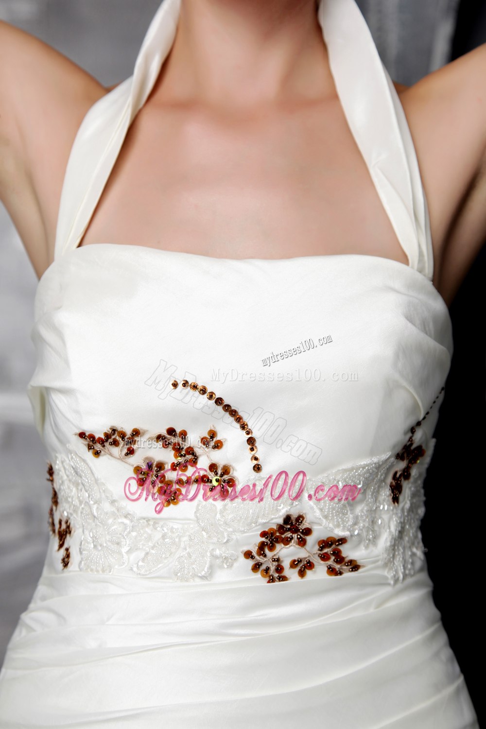 Modest Princess Halter Floor-length Appliques Wedding Dress