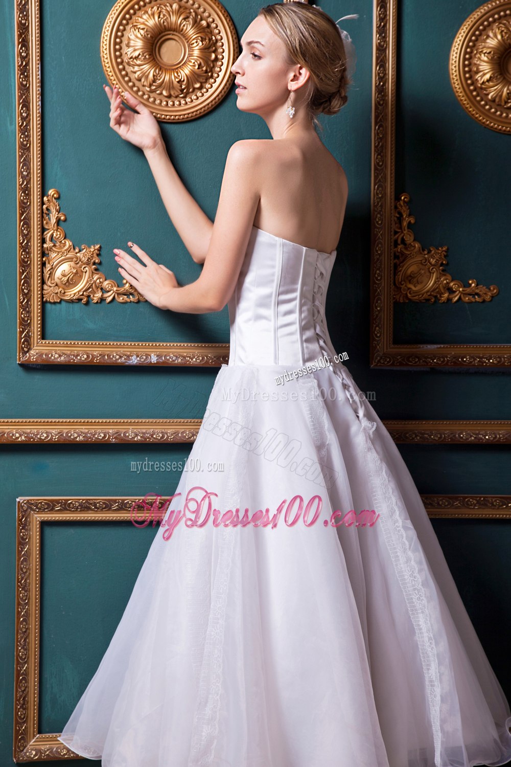 Modest Strapless Floor-length Lace Wedding Dresses For Beach