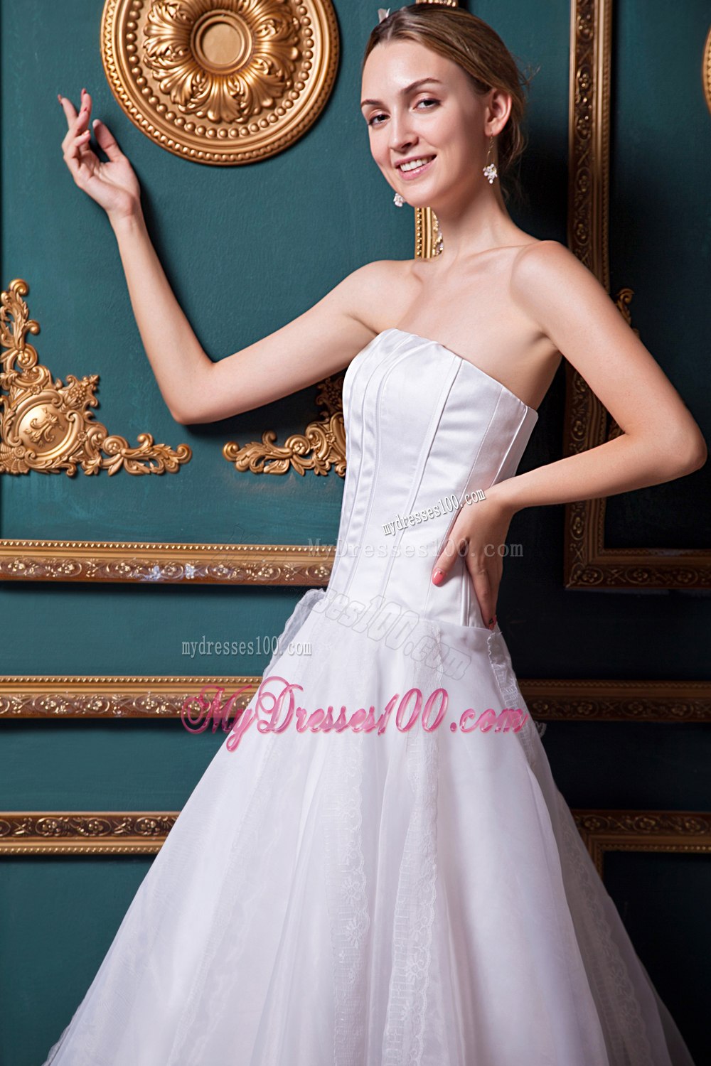 Modest Strapless Floor-length Lace Wedding Dresses For Beach