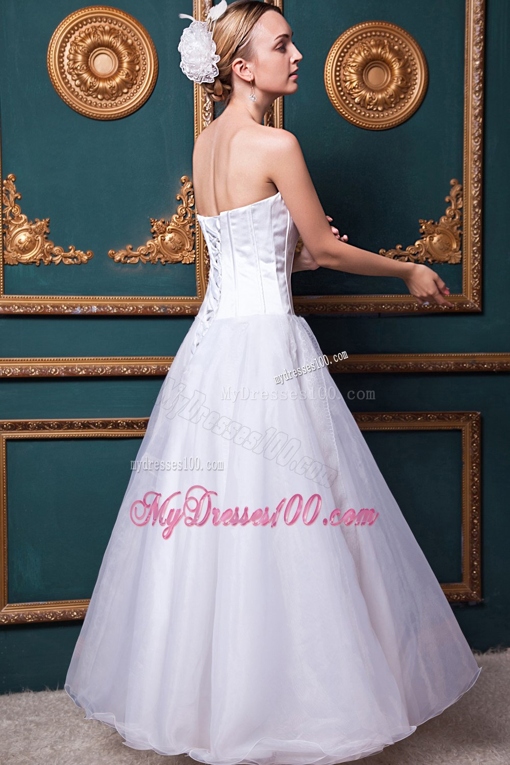 Modest Strapless Floor-length Lace Wedding Dresses For Beach