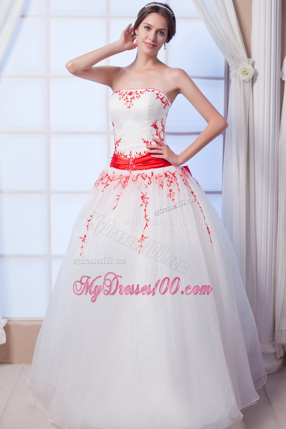 New Arrival Strapless Floor-length Appliques Wedding Dresses